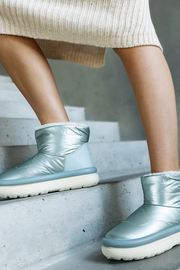 Svetlozelené teplé snehule...