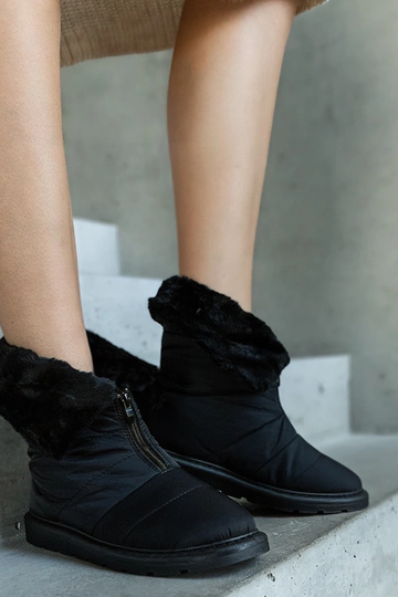 Čierne zateplené snehule s...