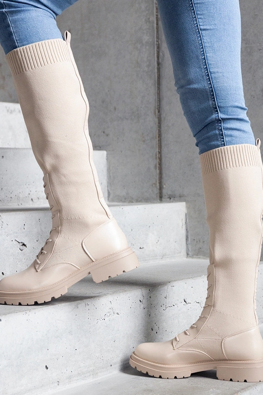 Béžové nazúvacie čižmy s pružným...