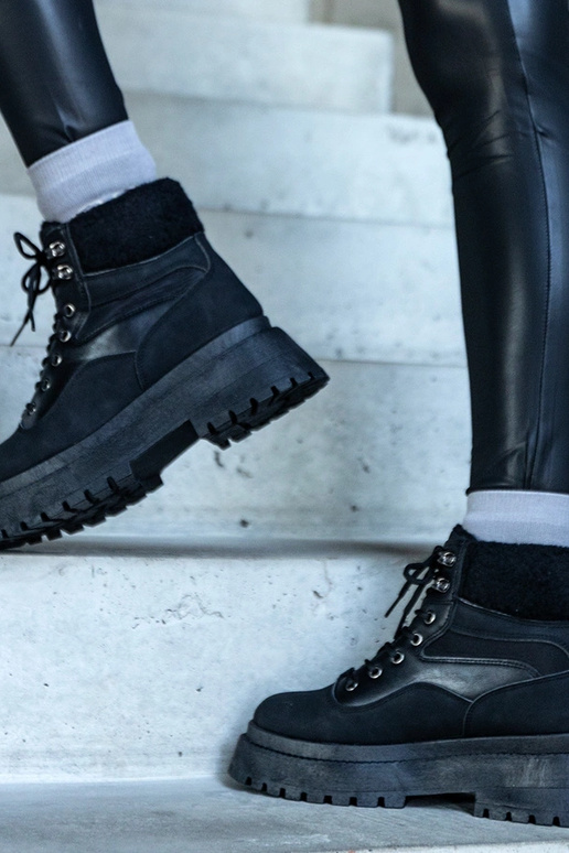 Čierne turistické topánky s hrubou...