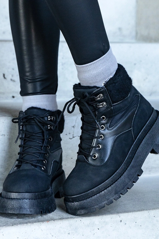 Čierne turistické topánky s hrubou...