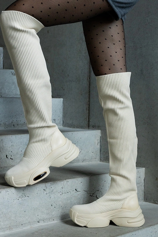 Béžové nazúvacie čižmy s elastickým...