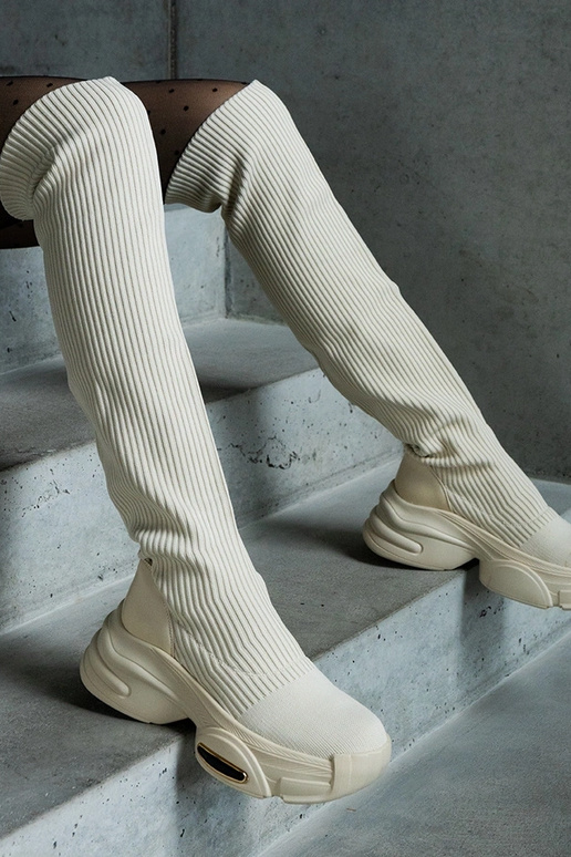 Béžové nazúvacie čižmy s elastickým...