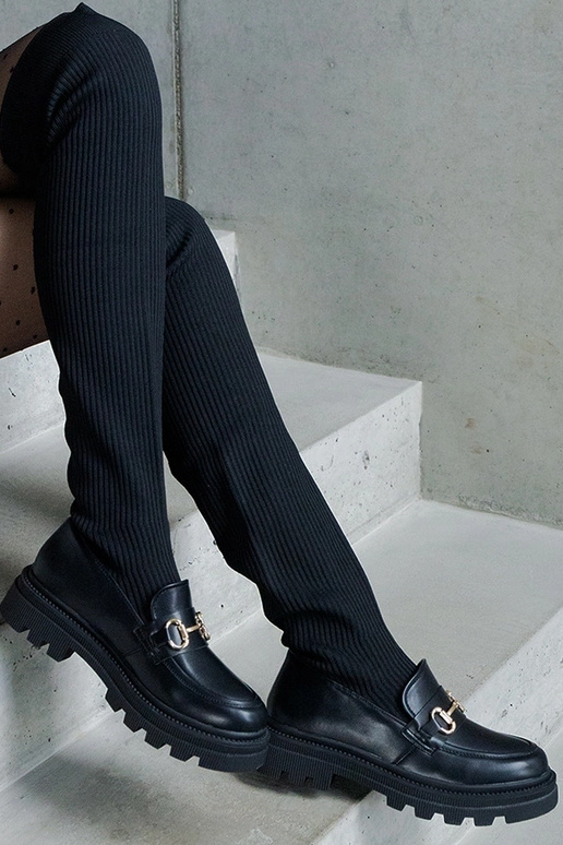 Čierne čižmy s elastickou špicou na...