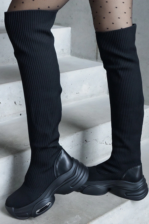 Čierne nazúvacie čižmy s elastickou...