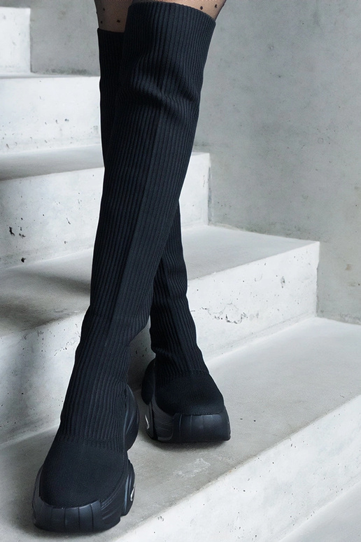 Čierne nazúvacie čižmy s elastickou...