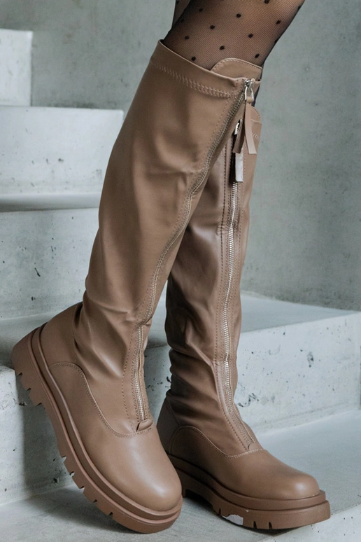 Hnedé čižmy z eko kože na plochom...