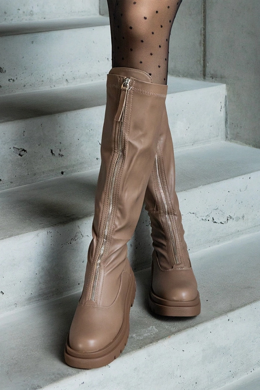 Hnedé čižmy z eko kože na plochom...