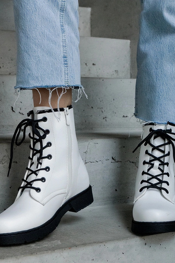 Biele zateplené čižmy...