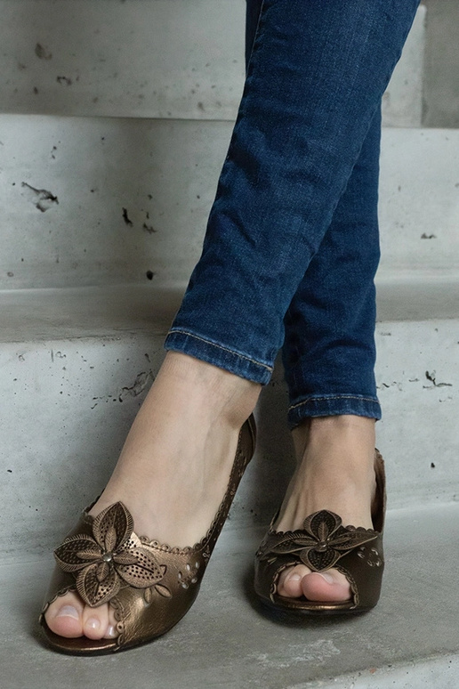 Hnedé balerínky s odhalenou špičkou...