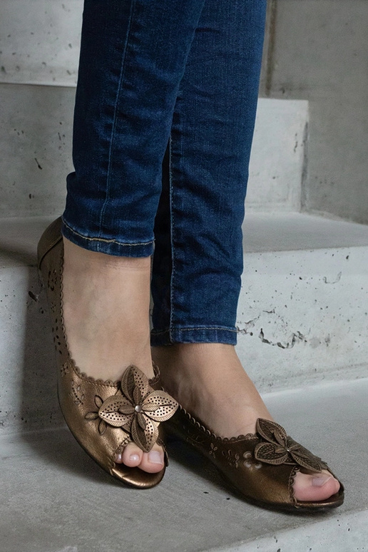 Hnedé balerínky s odhalenou špičkou...