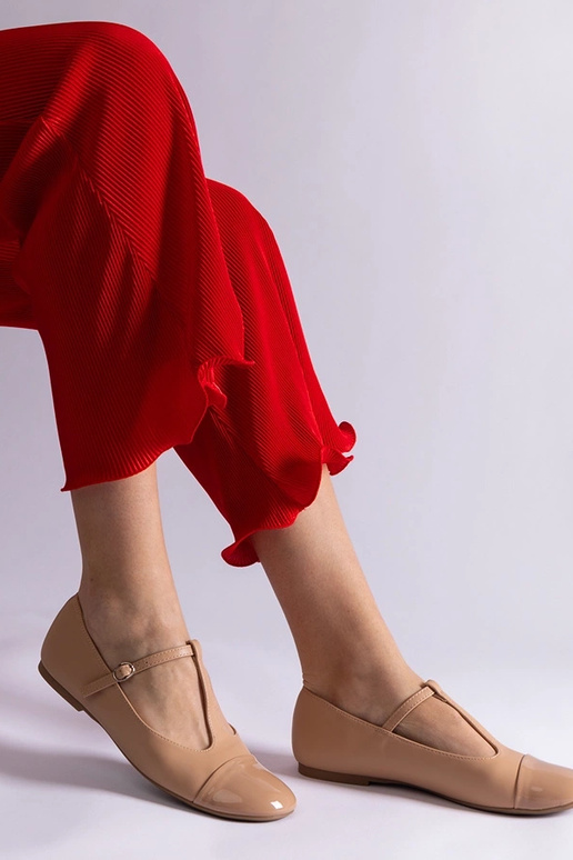 Béžové lakované balerínky so...