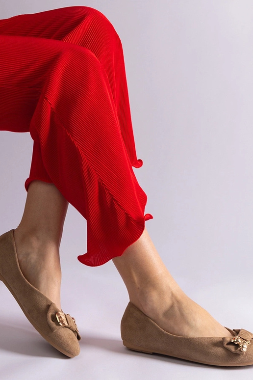 Hnedé balerínky zdobené mašľou a...