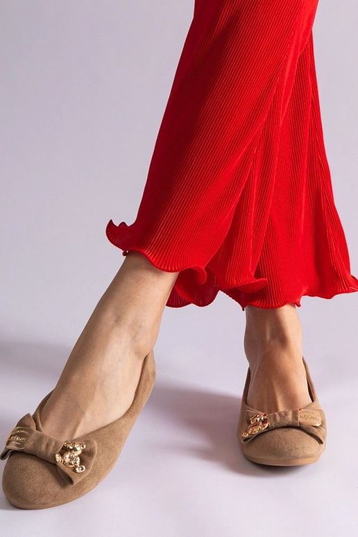 Hnedé balerínky zdobené mašľou a...