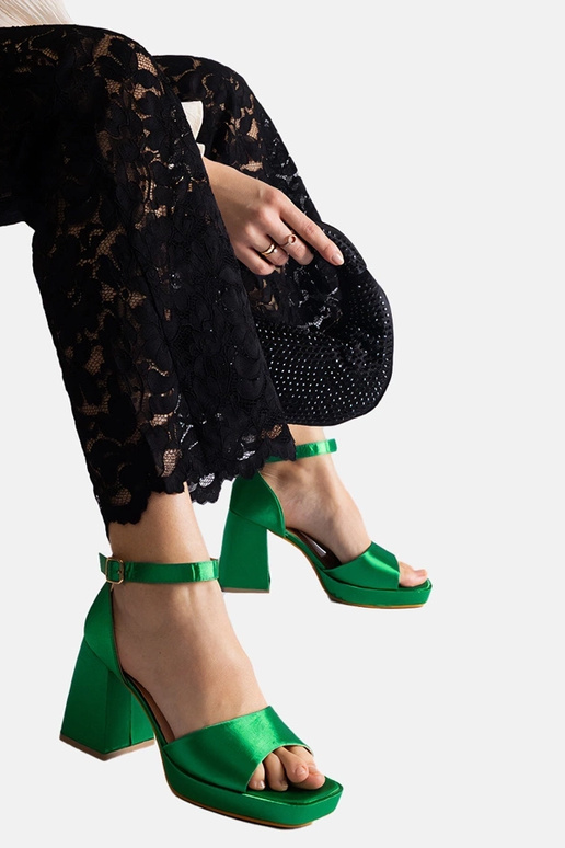 Zelené saténové sandále Saucedo na...