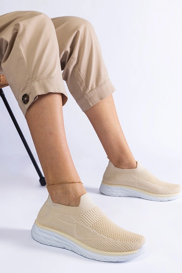 Bežové športové sneakersy...