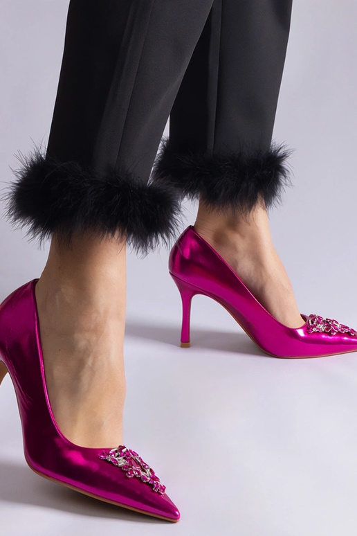 Ružové lakované ihličky zdobené... Ružové lakované ihličky zdobené...