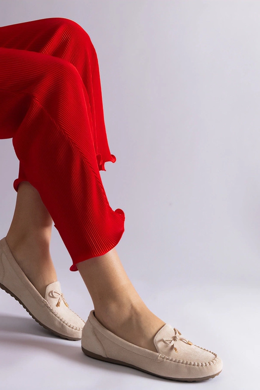 Béžové semišové mokasíny s mašľou Treja