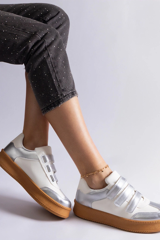 Strieborné tenisky so zapínaním na...