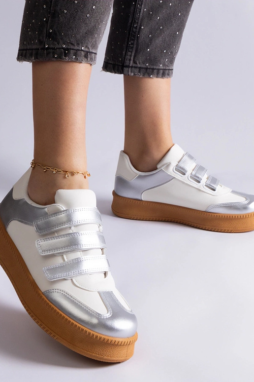 Strieborné tenisky so zapínaním na...