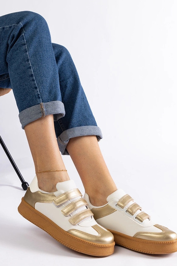 Mena Zlaté tenisky na suchý...