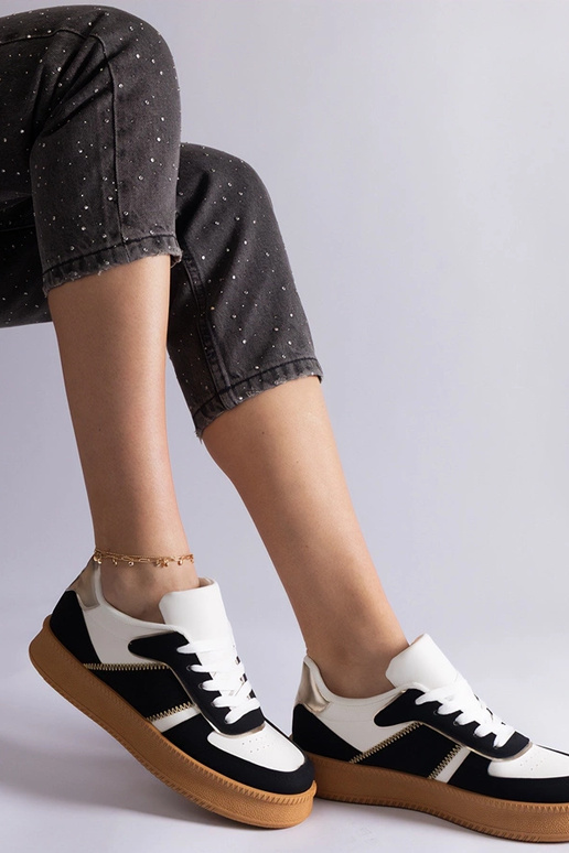 Čierne šnurovacie tenisky na...