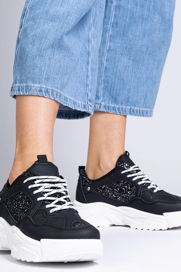 Zelené sandále na podpätku...