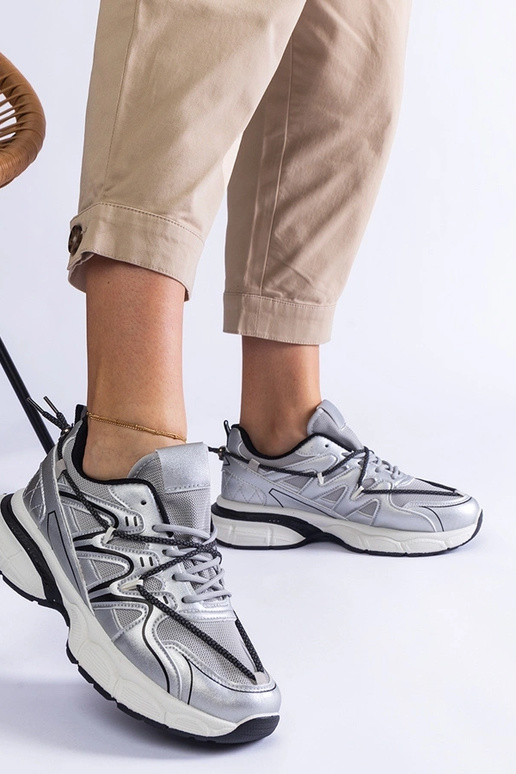 Strieborné dámske tenisky s masívnou...