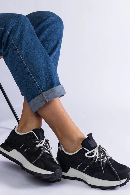 Čierne dámske športové tenisky Adalia