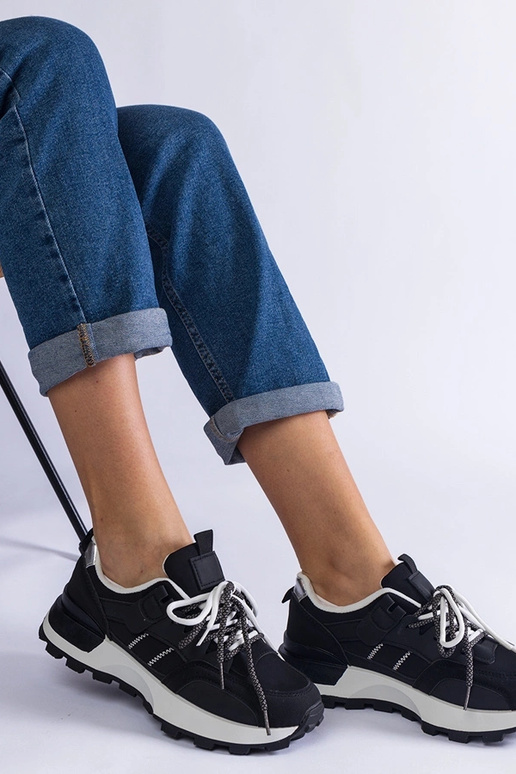 Čierne dámske športové tenisky Adalia