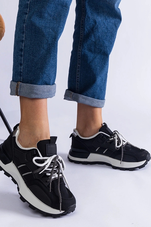 Čierne dámske športové tenisky Adalia