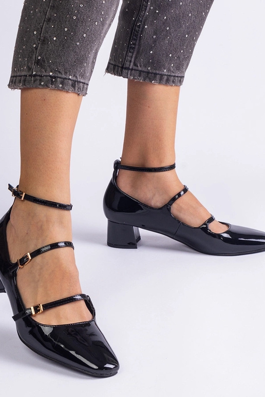 Čierne lakované lodičky s remienkom...