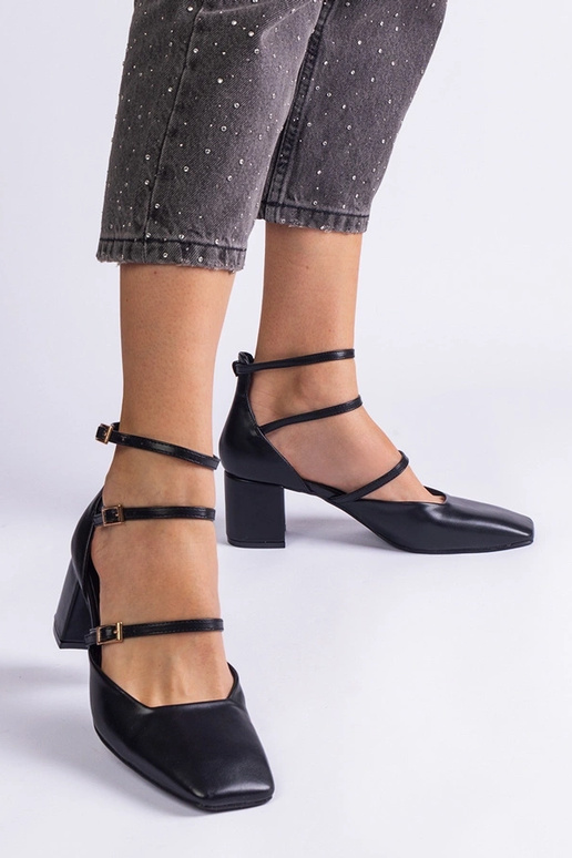 Čierne lodičky s blokovým podpätkom a...