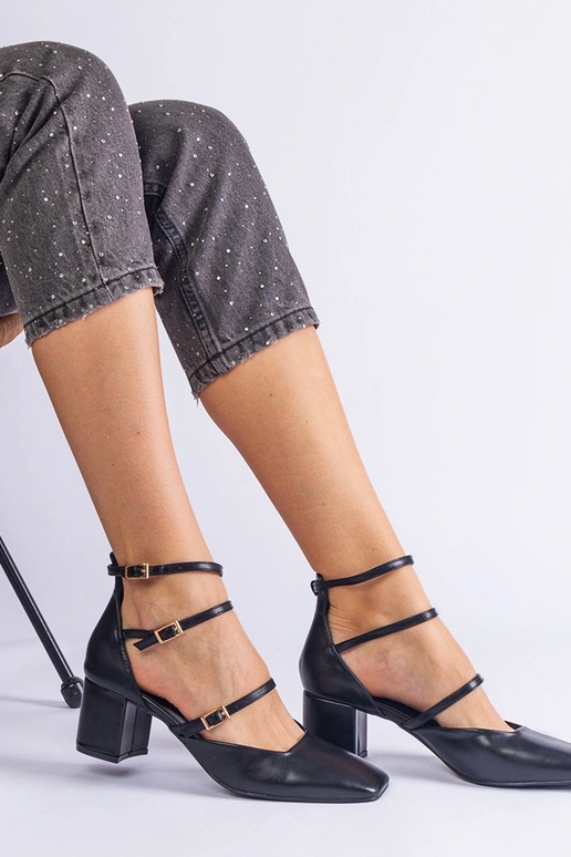 Čierne lodičky s blokovým podpätkom a...