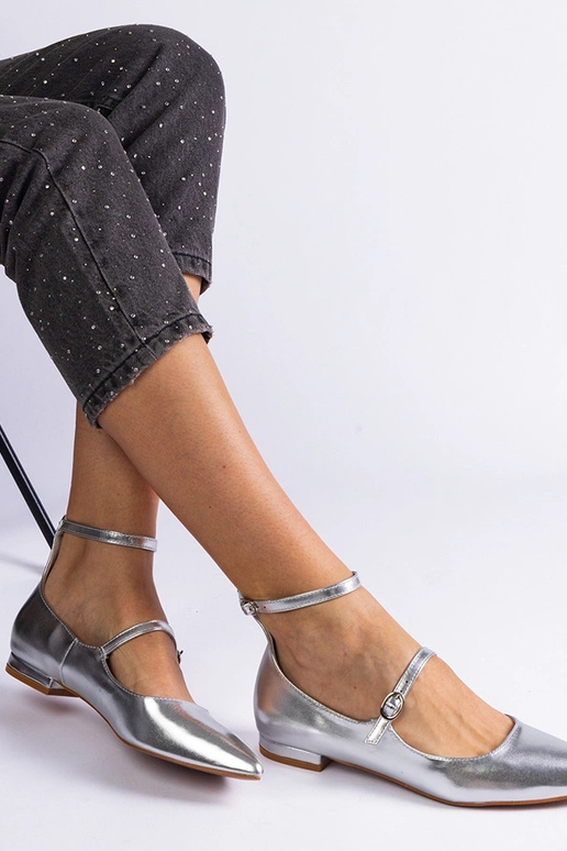 Strieborné ploché lodičky s prackami...