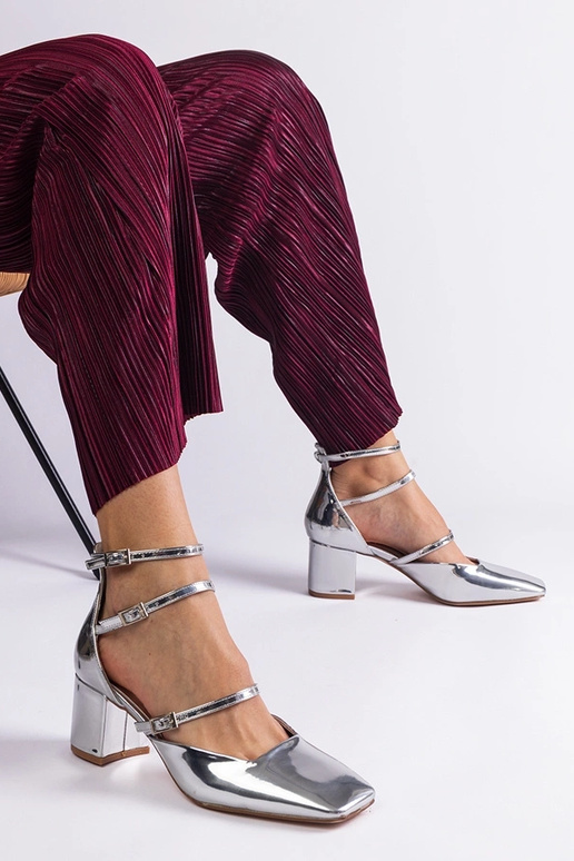 Strieborné lakované lodičky s...