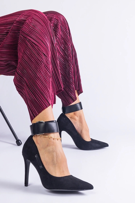 Čierne lodičky na vysokom opätku z...