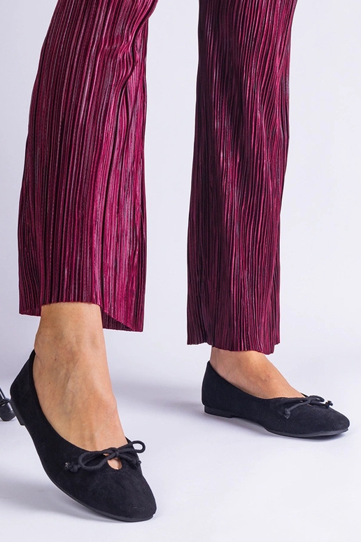 Čierne balerínky s ozdobnou mašľou...