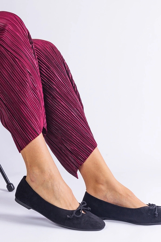 Čierne balerínky s ozdobnou mašľou...