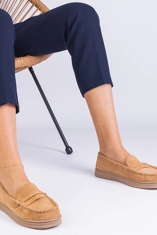 Hnedé dámske topánky z umelej zamše...