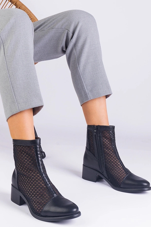 Čierne sieťované členkové čižmy na...