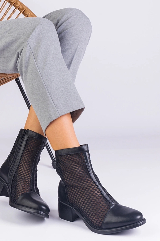 Čierne sieťované členkové čižmy na...