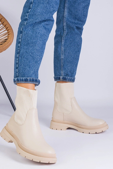 Béžové čižmy s textilným... 2