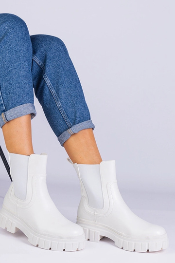 Biele členkové čižmy s...