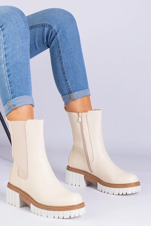 Béžové členkové čižmy z imitácie kože...