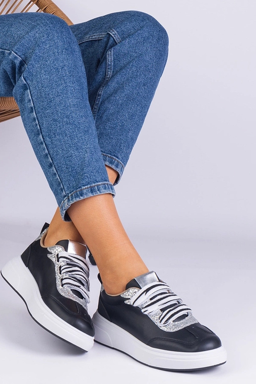 Čierne dámske tenisky zdobené...