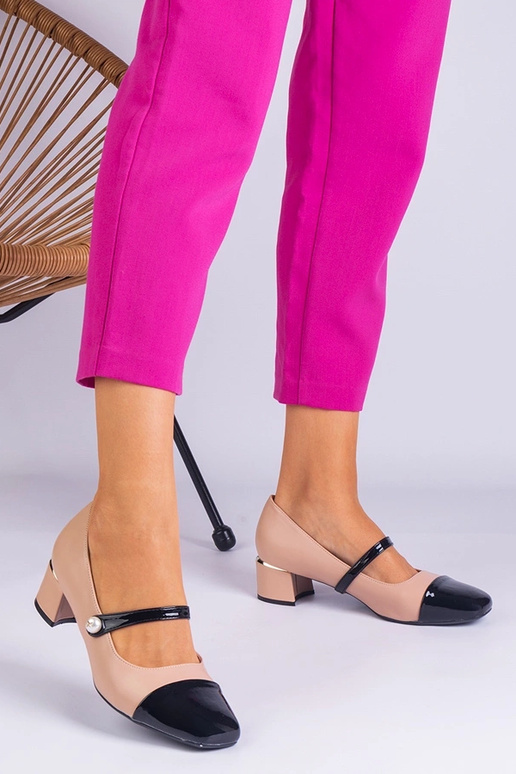 Béžové lodičky s patentovanou špičkou...