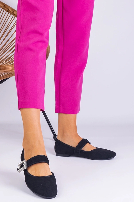 Čierne balerínky zdobené krištáľovou...