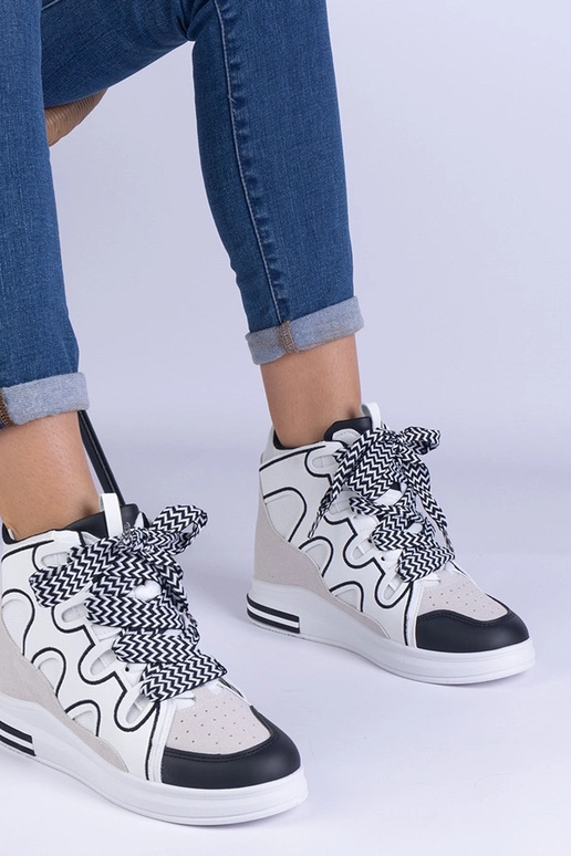Biele dámske tenisky s hrubými...