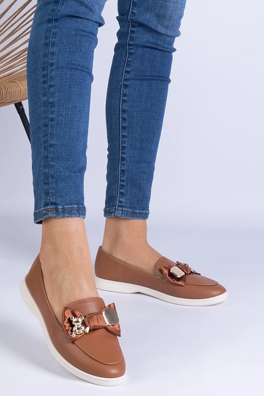 Hnedé mokasíny zdobené mašľou a...